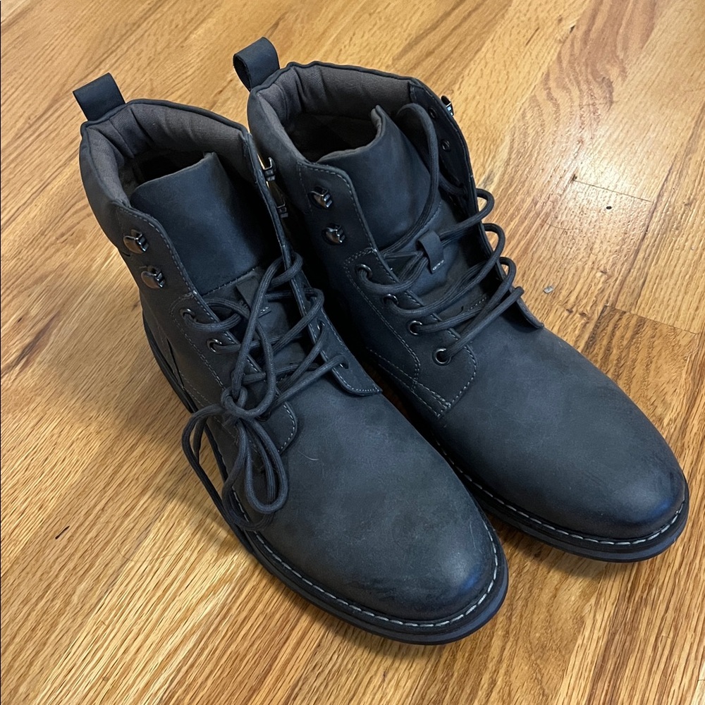 Gray Lace-Up Ankle Boots - Club Room